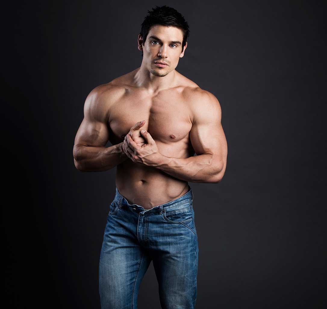 Raul POsing Photoshoot Behind the scenes Muscle Junior Bodybuilder - YouTube